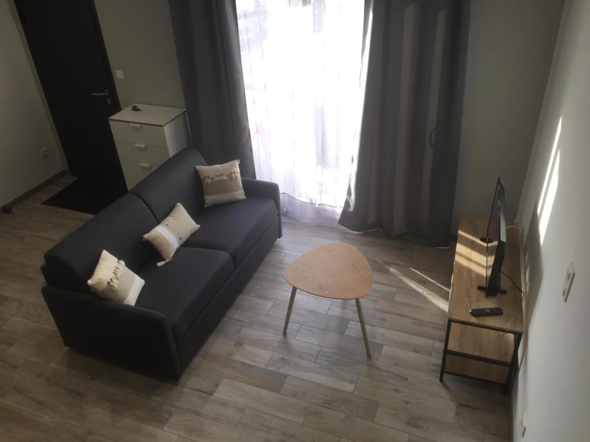 Studio Meuble Du Bourg Puymiclan Eksteriør bilde