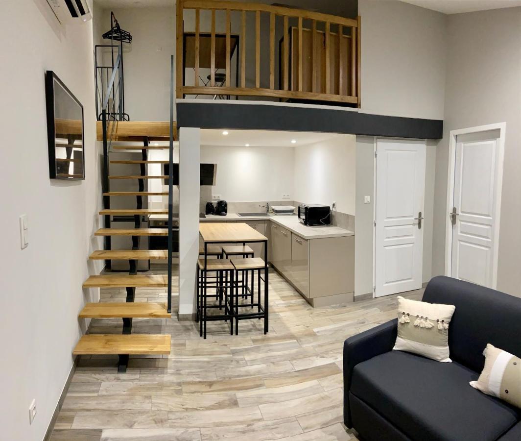 Studio Meuble Du Bourg Puymiclan Eksteriør bilde