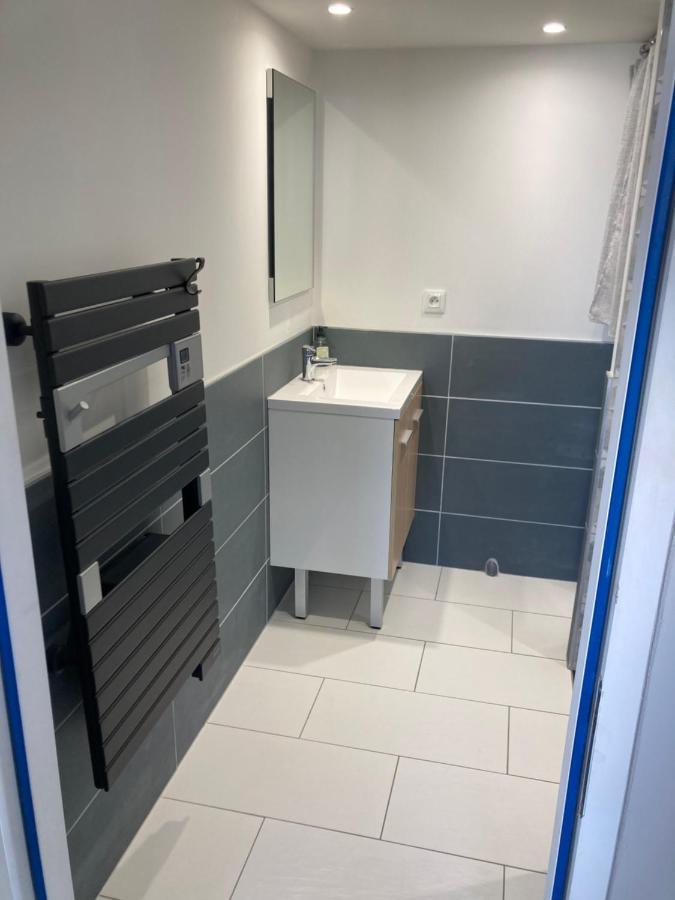 Studio Meuble Du Bourg Puymiclan Eksteriør bilde