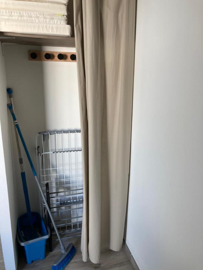 Studio Meuble Du Bourg Puymiclan Eksteriør bilde